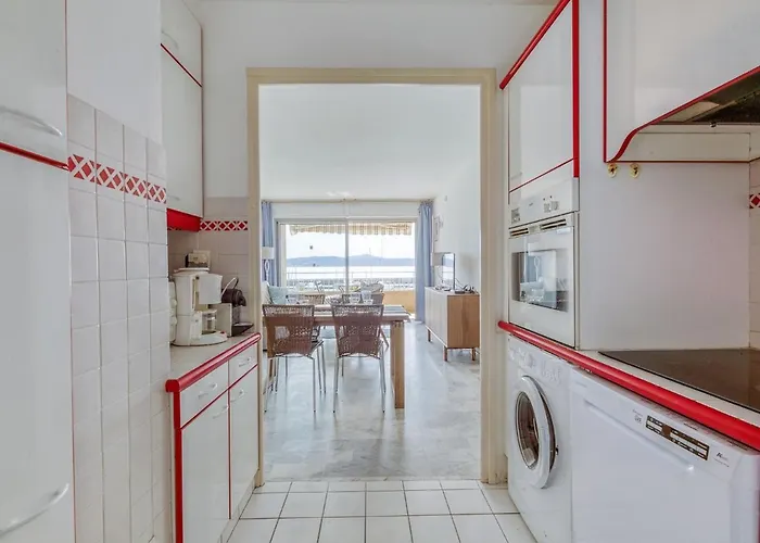 Appartement Les Mimosas By Interhome Sainte-Maxime